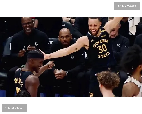 库里巴特勒联手迎战湖人超级对决 勇士社交媒体发布精彩海报