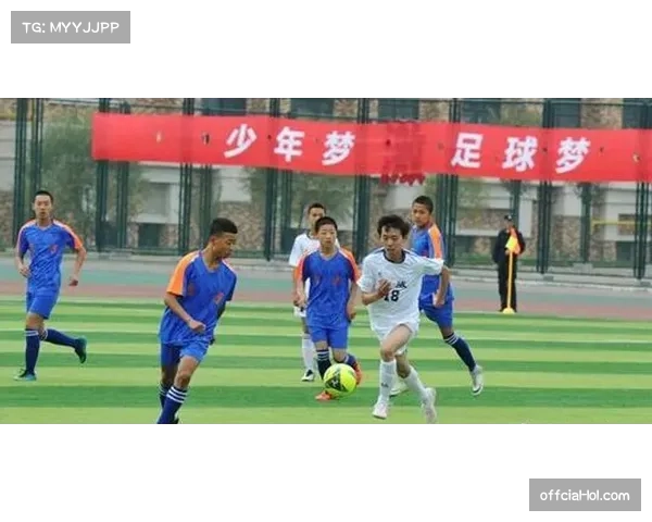 “德甲与教育部合作推出校园足球计划,覆盖200所中小学” “德甲与教育部合作推出校园足球计划,覆盖200所中小学”