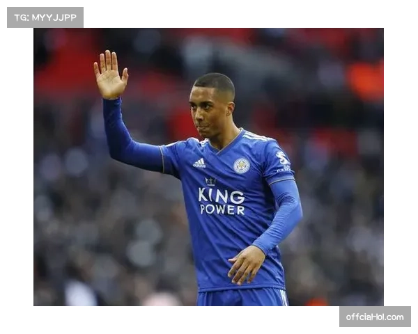 FM独家：摩纳哥就签下莱斯特城后卫费斯展开谈判